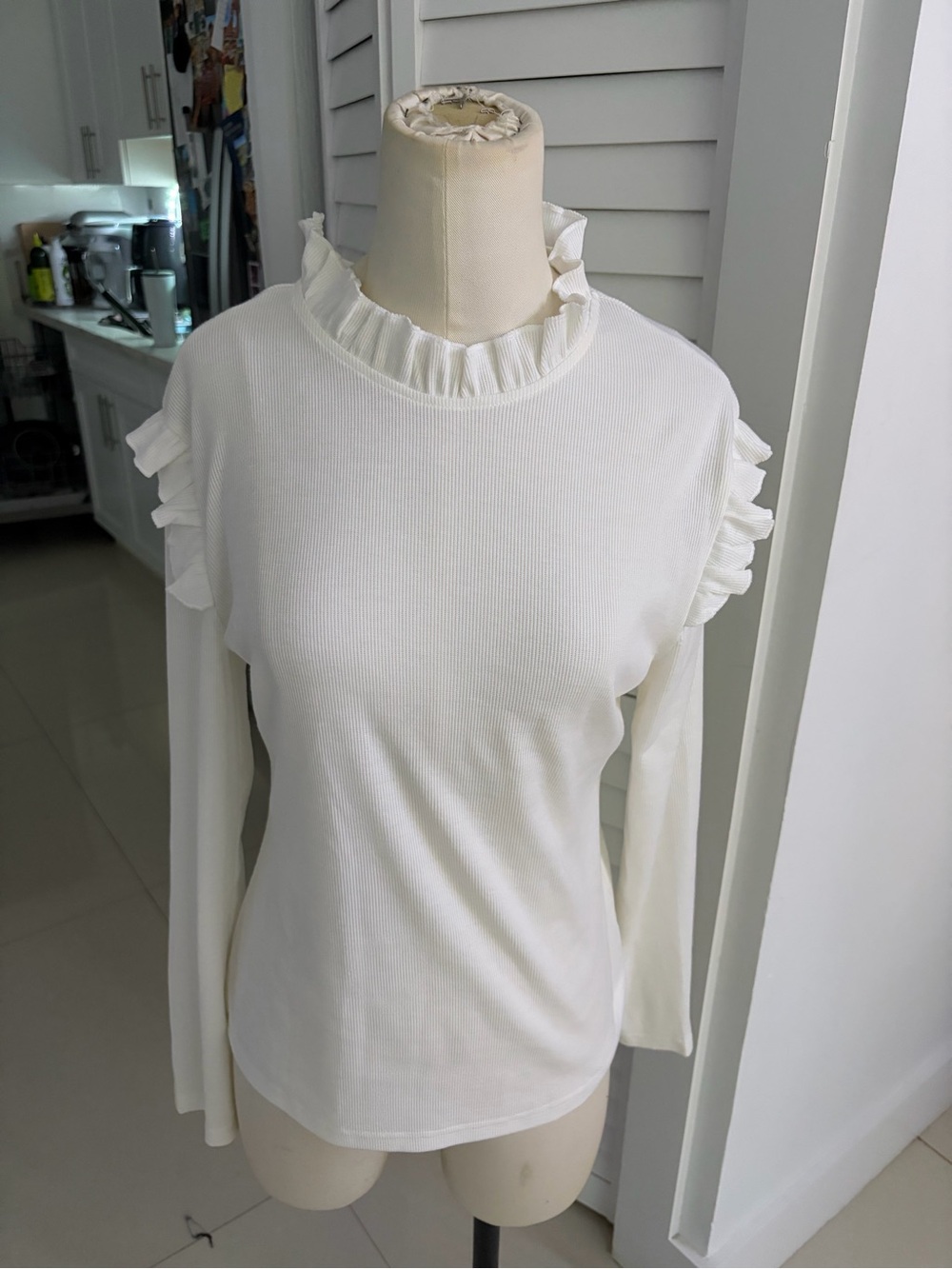 H&M Women's Ruffle-Neck Long Sleeve Top - White